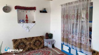 نمای داخل اتاق اقامتگاه بوم گردی خانه گردشگر - بیشاسب - سردشت - آذربایجان غربی